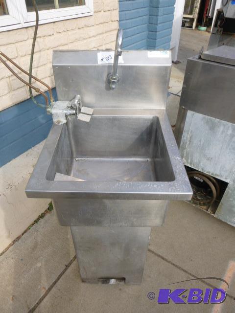 lot 35 image: Stainless Steel Hand Wash Station With foot p...