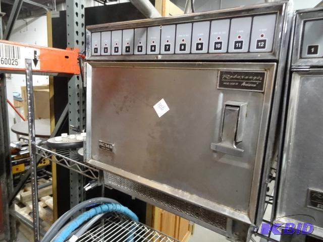lot 100 image: Amana Radarange microwave. RC14SE...