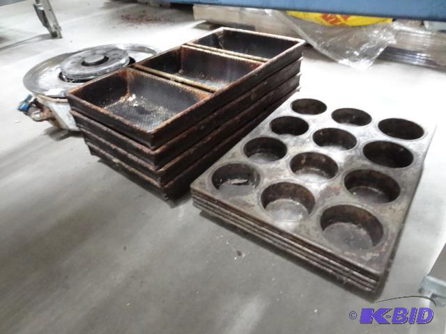 lot 120 image: Misc commercial bake pans...