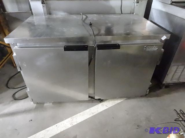 lot 23 image: Superior 2 door beer cooler. BKUWTR48. 115 vo...