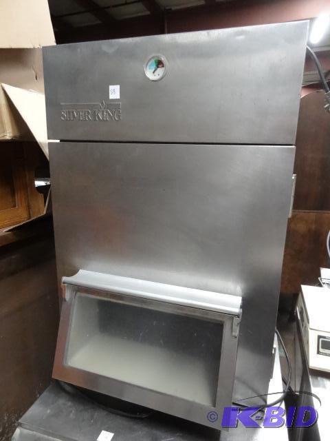lot 58 image: Silver King 115 volt salad crisper....