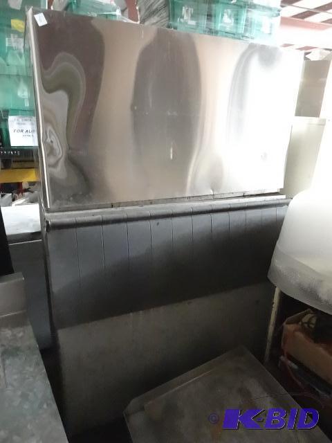 lot 6 image: Hoshizaki ice maker model KM-1300SRH. 208-230...