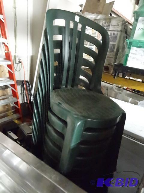 lot 7 image: 12 outdoor stack chairs...
