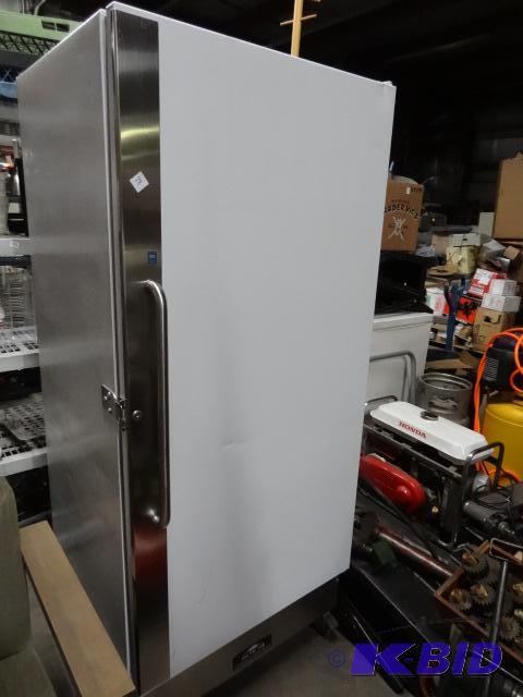 lot 78 image: Arctic air commercial refrigerator. On wheels...