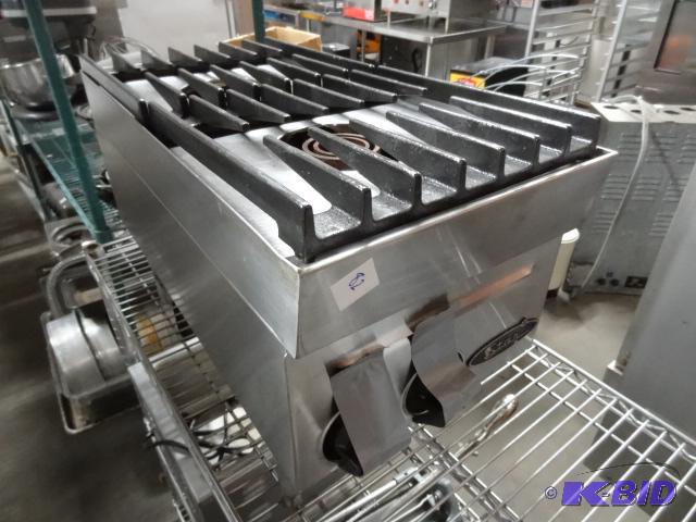 lot 82 image: Star 2 burner table top stove. Natural gas...