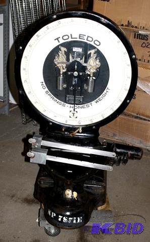 lot 1 image: Antique Toledo Platform Scale style 31-0852 F...