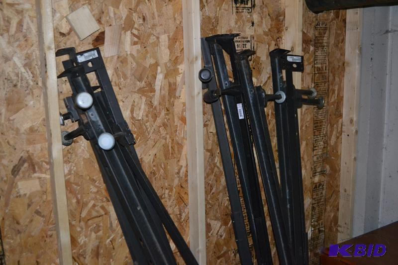 lot 110 image: 5 sets of adjustable bed frames...