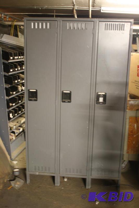 lot 120 image: TennscoMetal Locker 78x42x16"...