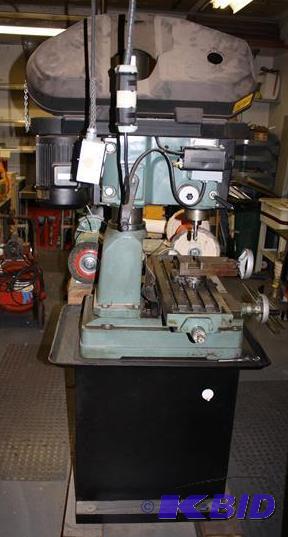 lot 132 image: Rong Fu 30 Mill Drill Vertical Mill model MMD...