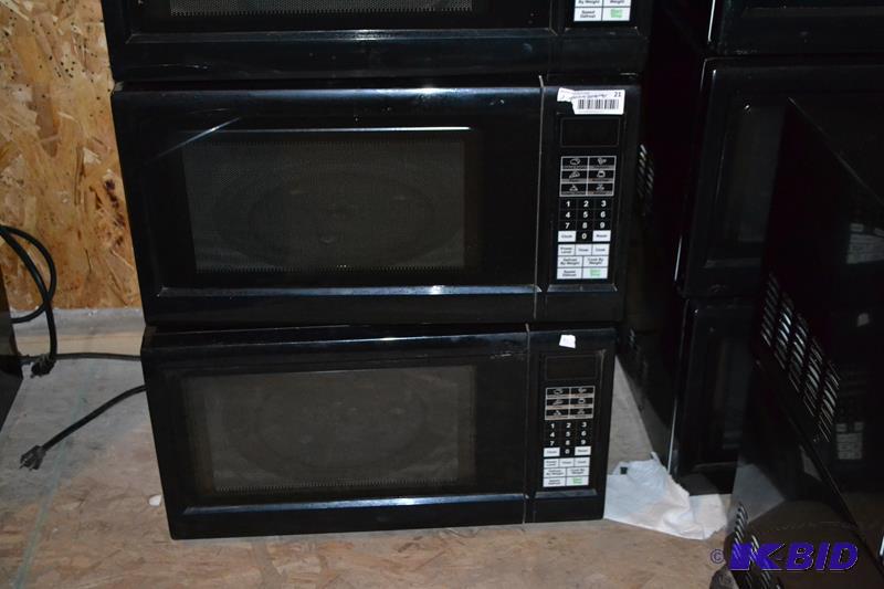 lot 21 image: Two Black microwave 1450 watts...