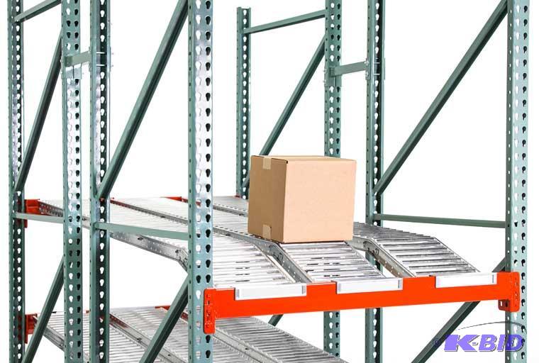 lot 24 image: 133 Feet of&nbspUnex Span-Track Drop In Cart...
