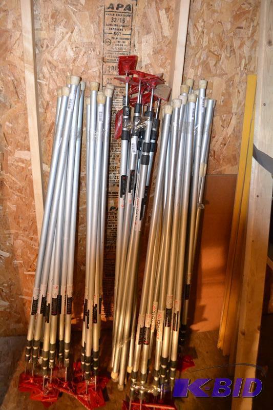 lot 25 image: Zip Wall brand spring loaded poles extend to ...