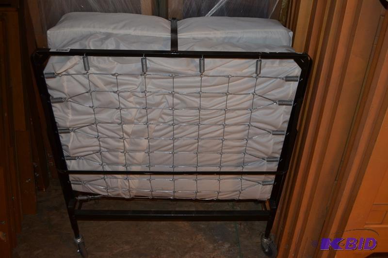 lot 42 image: Roll Away Guest Bed, Twin size folding bed...