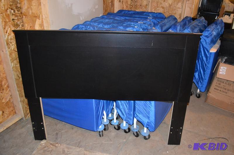 lot 93 image: Wood Queen bed head board , Quantity 4 size 5...