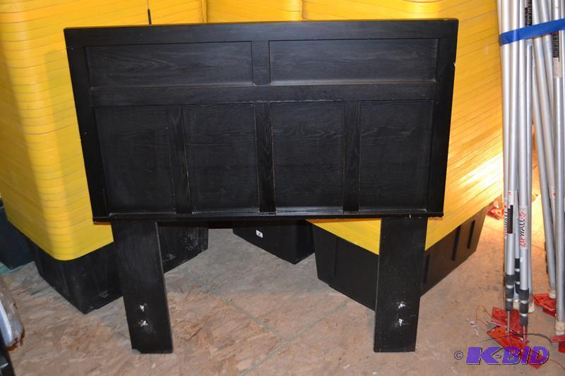 lot 99 image: Wood head board for single bed two - 46x44&qu...