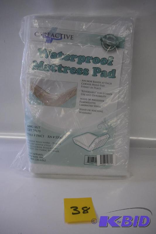lot 38 image: Careactive Waterproof Mattress Pad