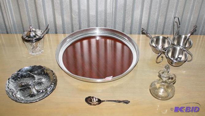 lot 25 image: Ornate&nbspserving dishes and spoons   Metal...