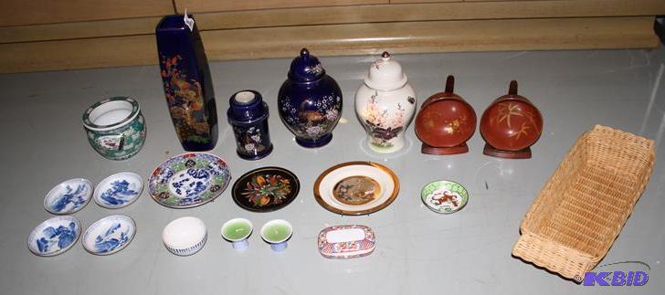 lot 34 image: Chinese design china - saucers, plates, candl...