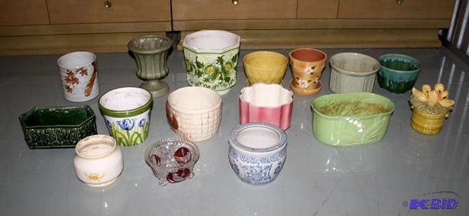 lot 36 image: Pottery & clear Glass pots   Haeger  Hand...