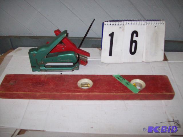 18&quot Wooden Level And 2 Stapler Guns...