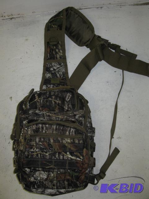 lot 15 image: Red Rock Rover Sling Pack, Mossy Oak Breakup,...