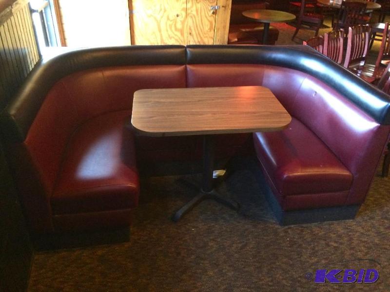 7x4 U Booth - Recently reupholstered