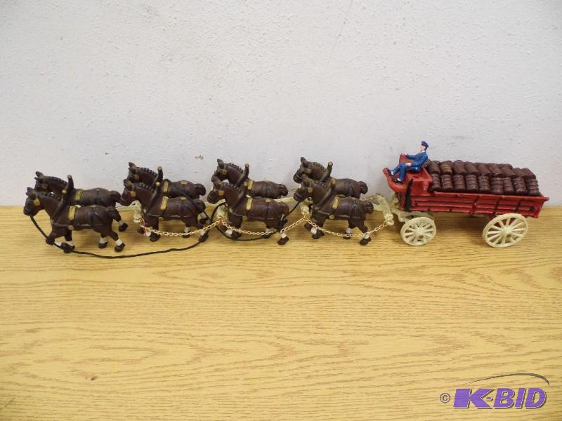 lot 1 image: Cast Iron Budweiser Clydesdales