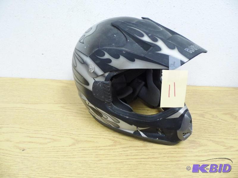 lot 11 image: Raider Helmet