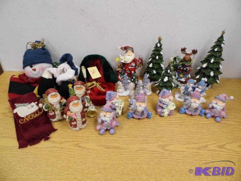 lot 20 image: Christmas Items