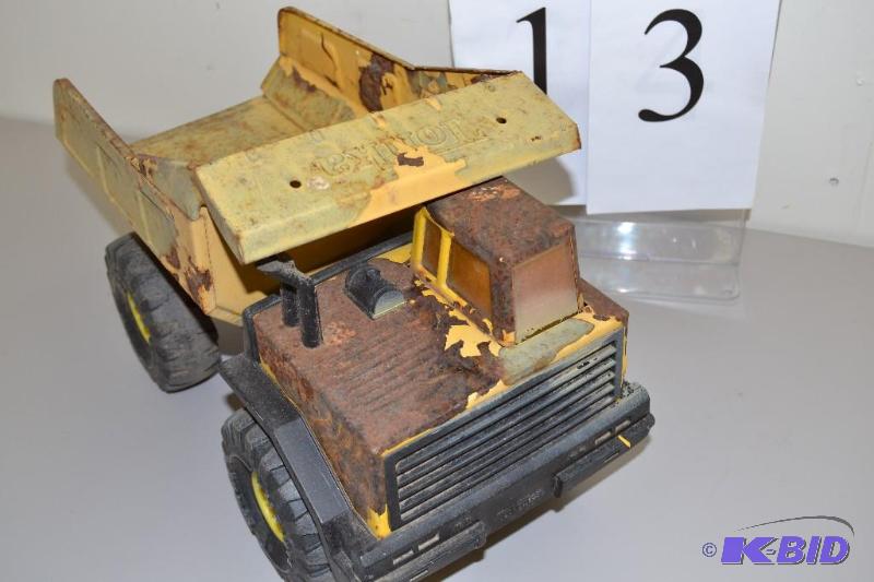 lot 13 image: Tonka Dump Truck
