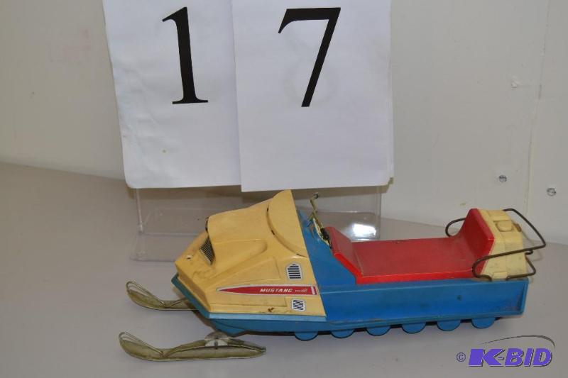 lot 17 image: Vintage, Polaris Mustang Snowmobile