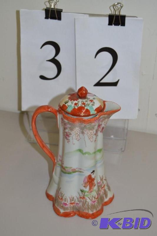 lot 32 image: Tea Pot