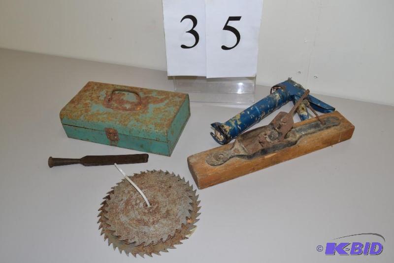 lot 35 image: Misc. vintage Tools