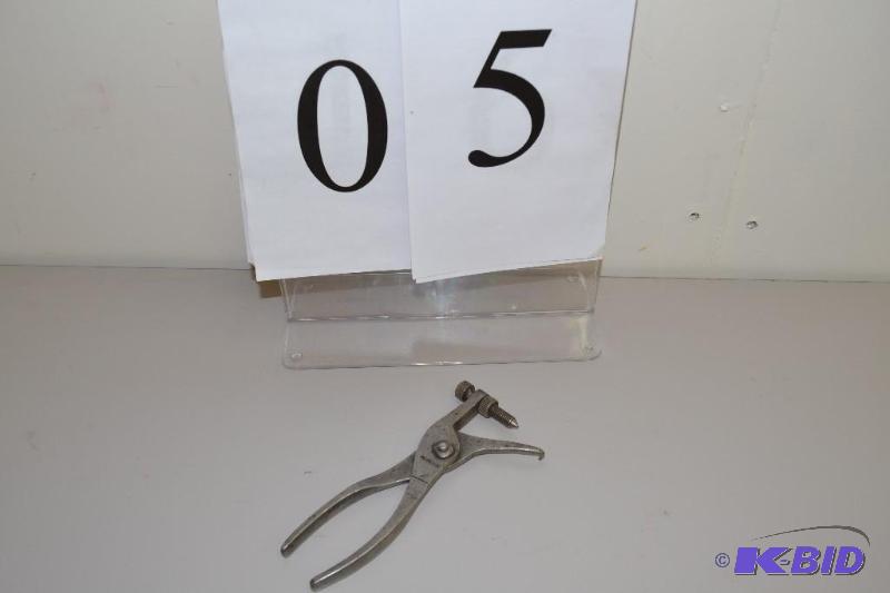 lot 5 image: Kraeuter, Pliers, Tools