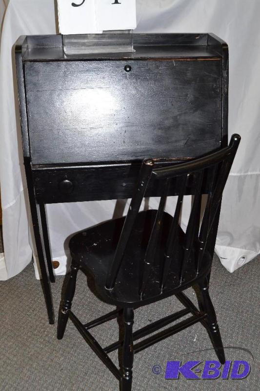 lot 51 image: Drop Leaf Desk and Chair