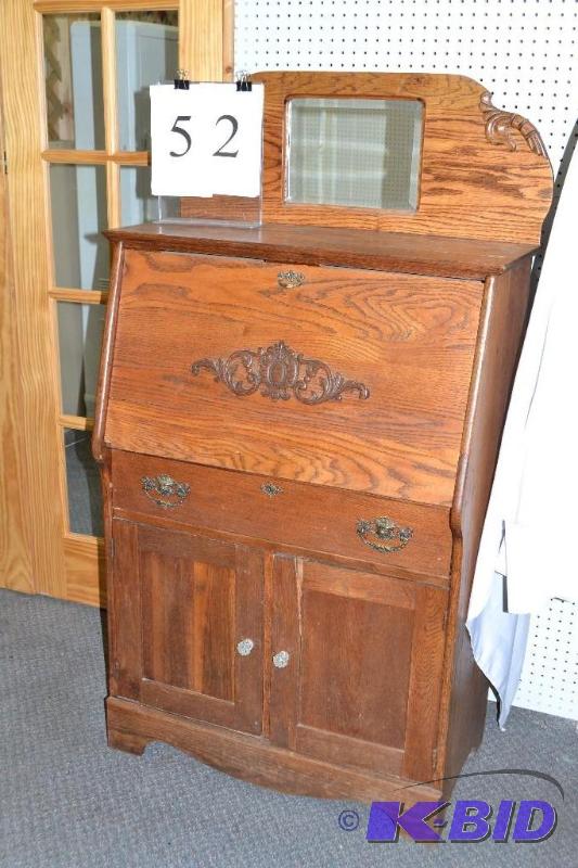 lot 52 image: Drop Leaf Desk