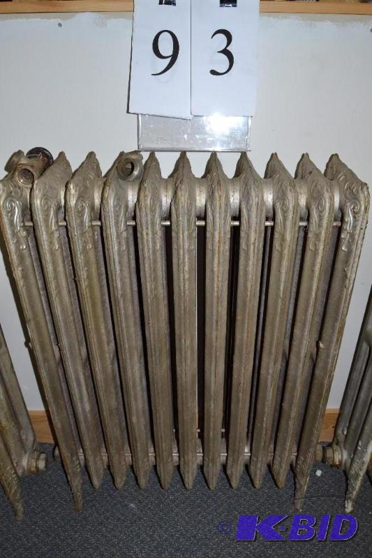 lot 93 image: Cast Iron Radiator