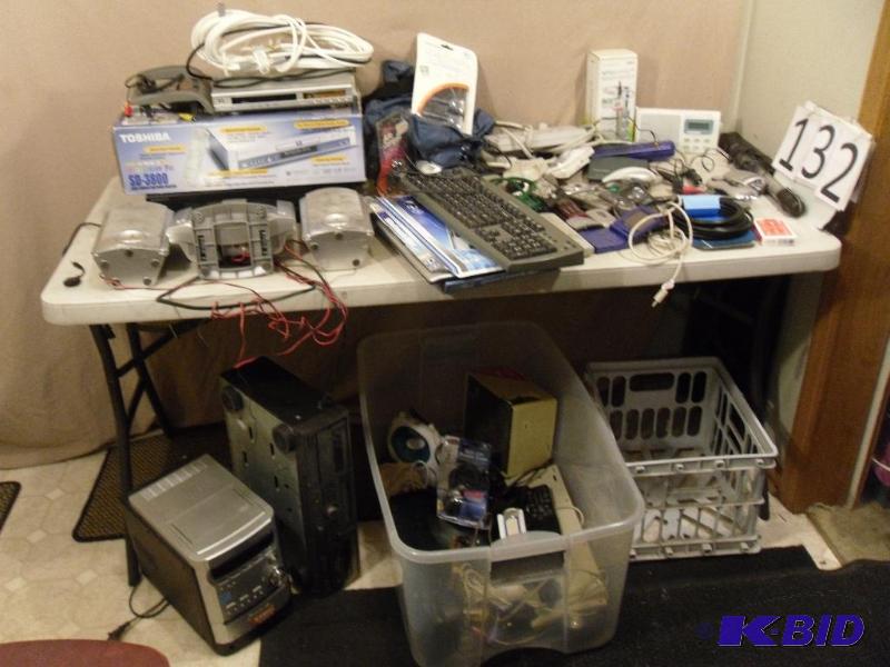 lot 132 image: Lot of Assorted Electronic. Gameboy Advance S...