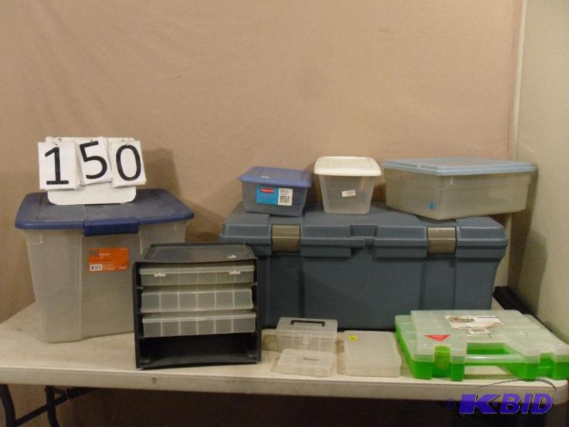 lot 150 image: Nice Large Rubbermaid Storage Container with ...