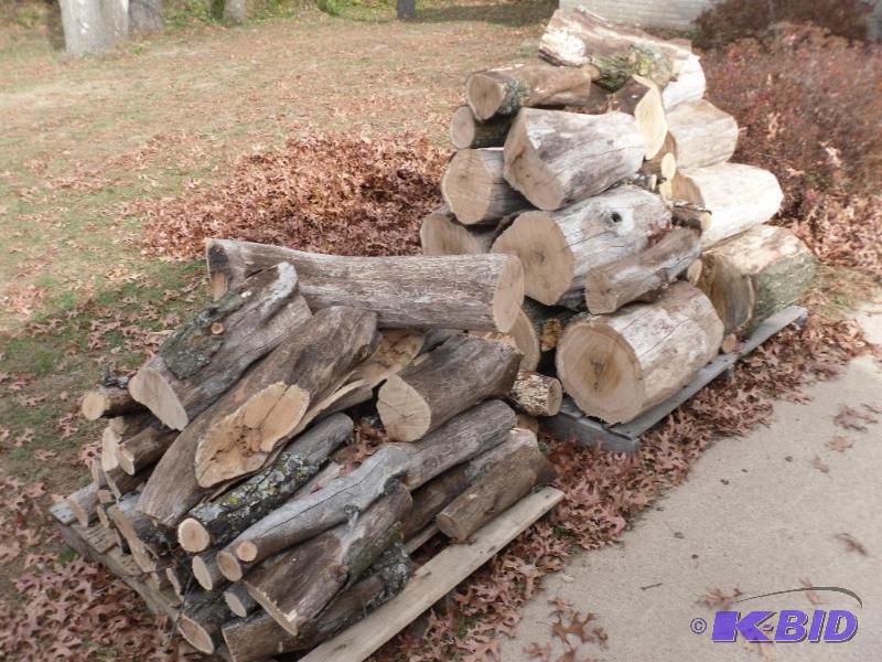 lot 16 image: 2 Pallets of Firewood Wood. Dead Oak. Unsplit...