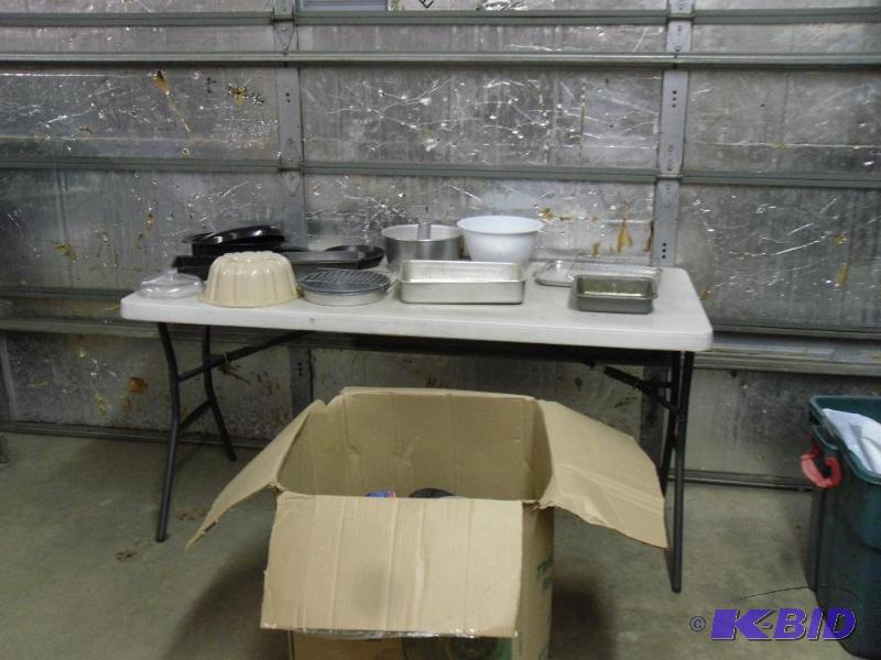 lot 189 image: Large Lot of Assorted Pots, Pans, and More. A...