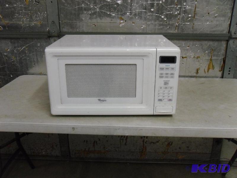 lot 190 image: Whirpool Microwave Oven. &nbspModel MT1135SG...