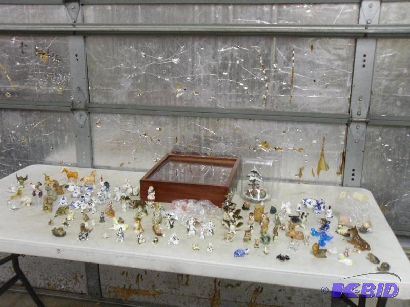 lot 197 image: Large Lot of Assorted Miniature Collectibles....