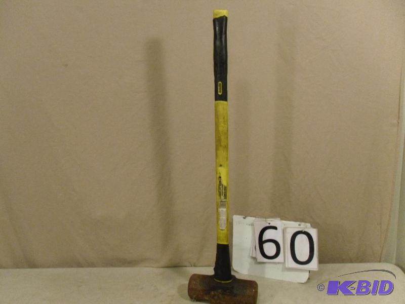 lot 60 image: 18 lb Ludell&nbspSledge Hammer. Fiberglass h...