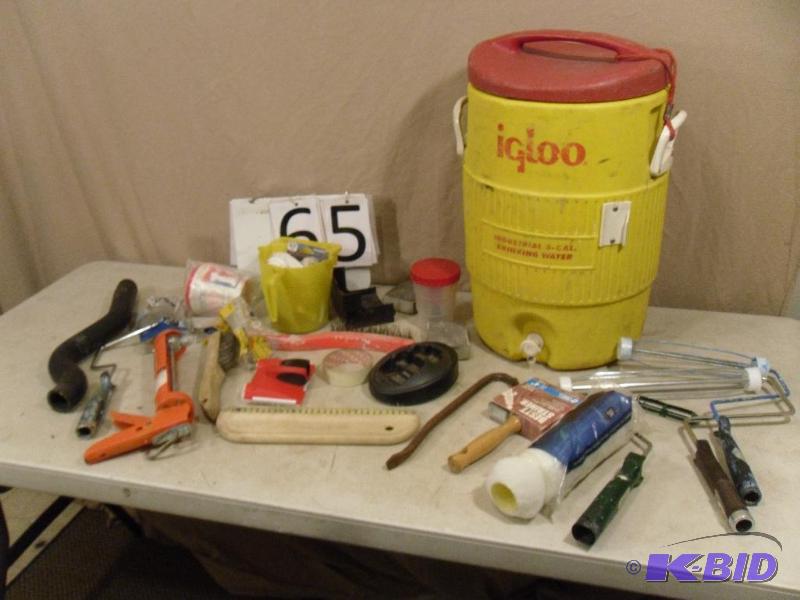 lot 65 image: Igloo CoolerDrink Dispenser (needs cleaning)...