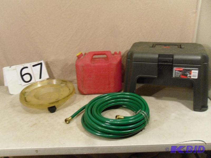 lot 67 image: Rubbermaid Toolbox Step Stool, New Garden Hos...