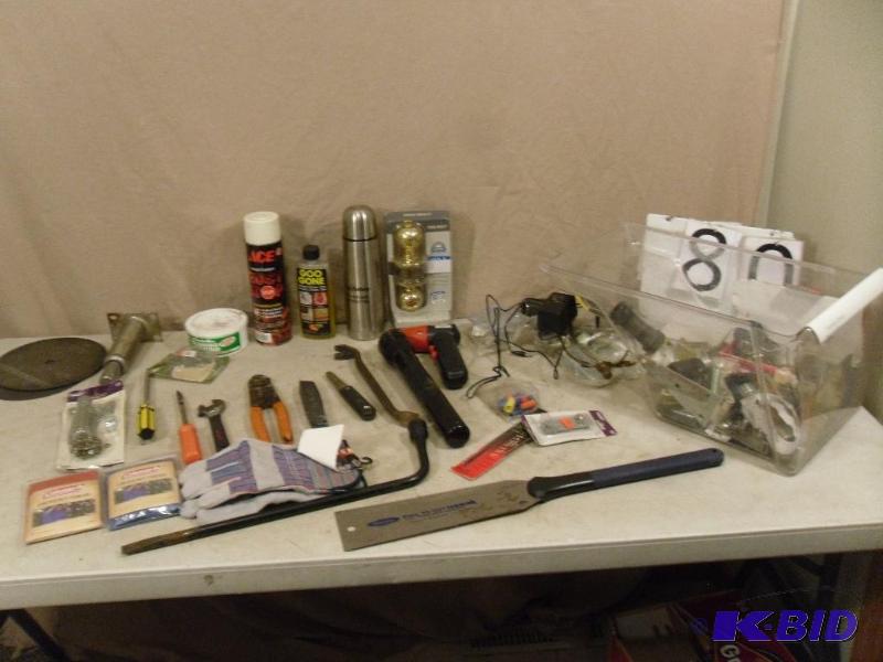 lot 80 image: Marples&nbspPull Saw,&nbspMaglite, Work Glo...