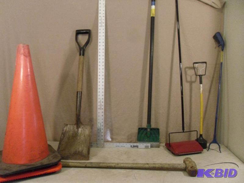 lot 86 image: Lot of Assorted Long Handled Tools. Shovel, T...