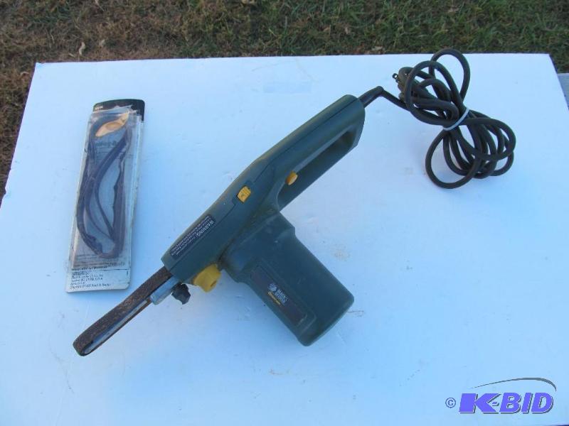 lot 16 image: Variable speed belt sander
