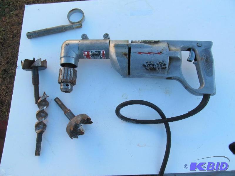 lot 20 image: Milwaukee right hand drill
